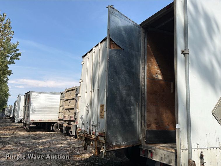 image for item YA4322 2004 Utility dry van trailer