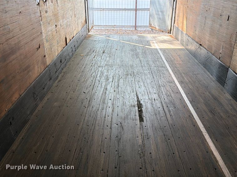 image for item YA4322 2004 Utility dry van trailer