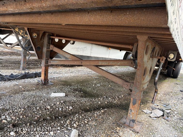 image for item YA4322 2004 Utility dry van trailer
