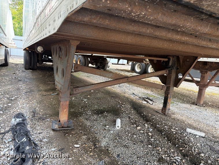 image for item YA4322 2004 Utility dry van trailer
