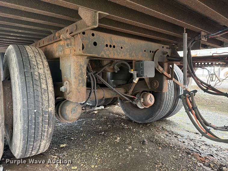 image for item YA4322 2004 Utility dry van trailer