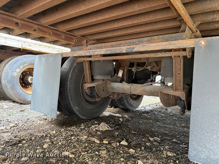 image for item YA4322 2004 Utility dry van trailer
