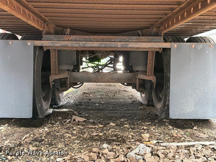 image for item YA4322 2004 Utility dry van trailer