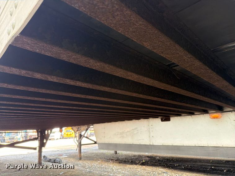 image for item YA4322 2004 Utility dry van trailer