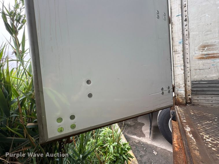image for item YA4324 2005 Wabash DVCVHPC dry van trailer