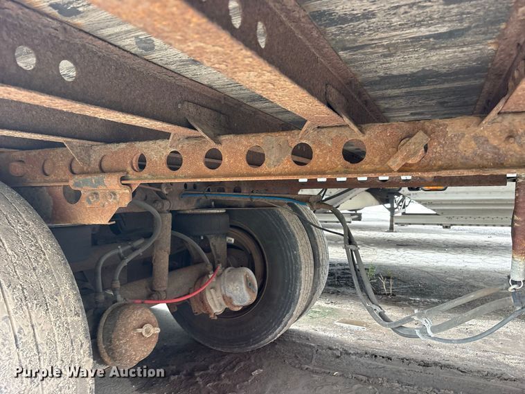 image for item YA4324 2005 Wabash DVCVHPC dry van trailer