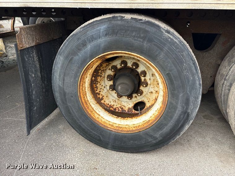 image for item YA4324 2005 Wabash DVCVHPC dry van trailer