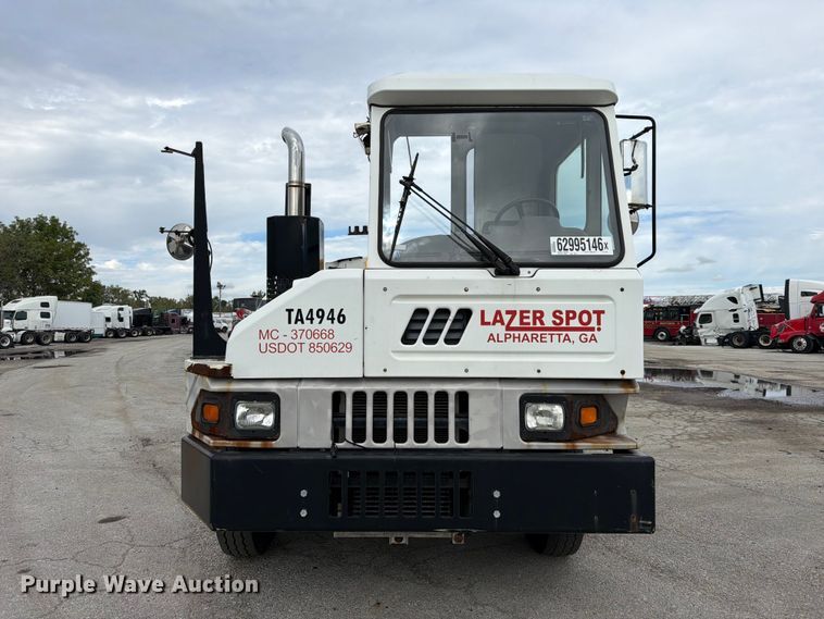 image for item YA4326 2017 Klamar Ottawa T2 yard truck