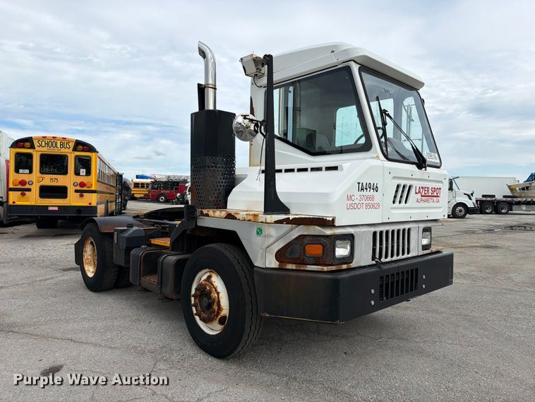 image for item YA4326 2017 Klamar Ottawa T2 yard truck