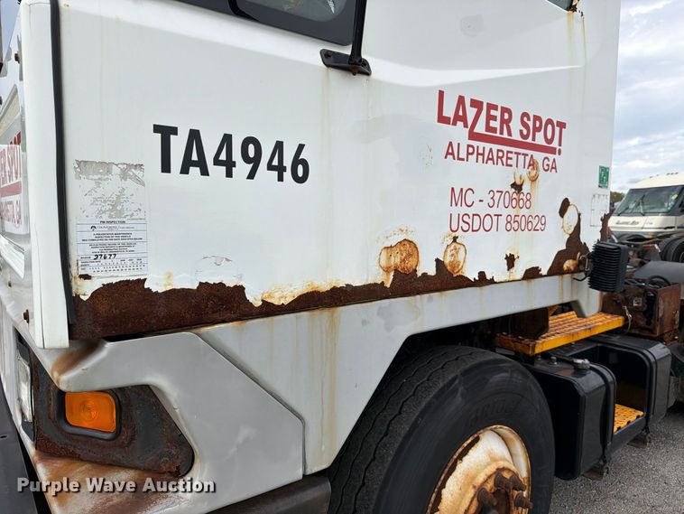 image for item YA4326 2017 Klamar Ottawa T2 yard truck