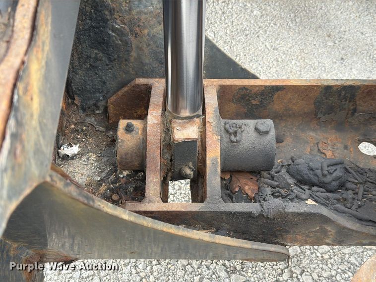 image for item YA4326 2017 Klamar Ottawa T2 yard truck