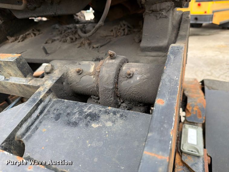 image for item YA4326 2017 Klamar Ottawa T2 yard truck