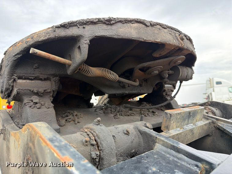 image for item YA4326 2017 Klamar Ottawa T2 yard truck