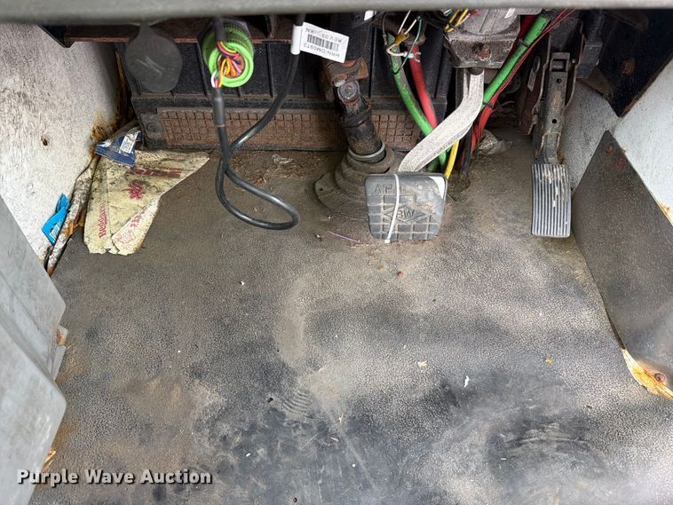 image for item YA4326 2017 Klamar Ottawa T2 yard truck