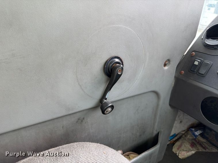 image for item YA4326 2017 Klamar Ottawa T2 yard truck