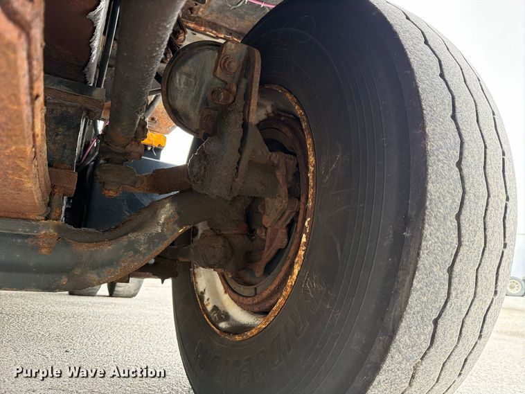image for item YA4326 2017 Klamar Ottawa T2 yard truck