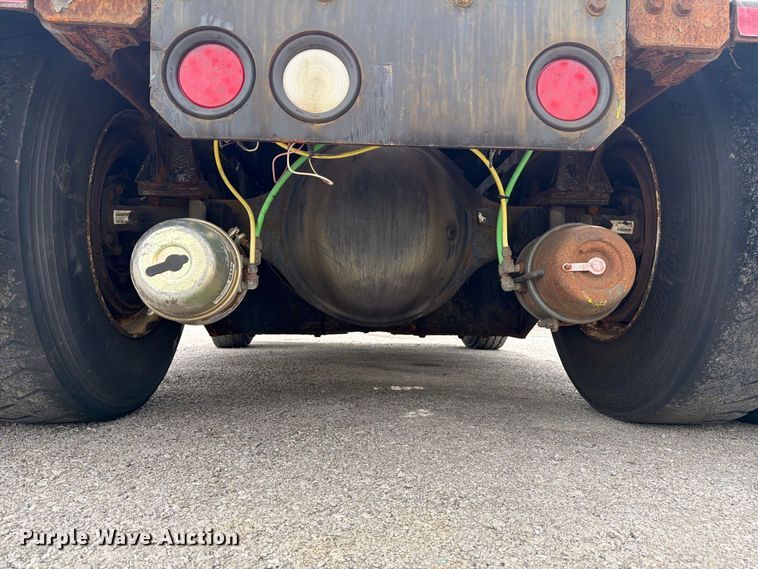 image for item YA4326 2017 Klamar Ottawa T2 yard truck