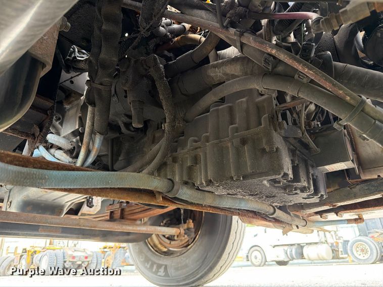image for item YA4326 2017 Klamar Ottawa T2 yard truck