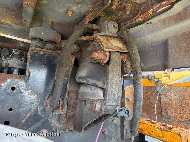 image for item YA4326 2017 Klamar Ottawa T2 yard truck
