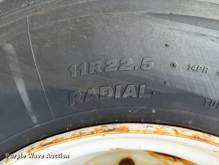 image for item YA4326 2017 Klamar Ottawa T2 yard truck