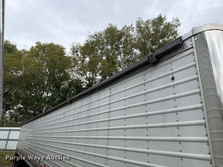 image for item YA4449 Stoughton AHV-401T-AR-A grain trailer
