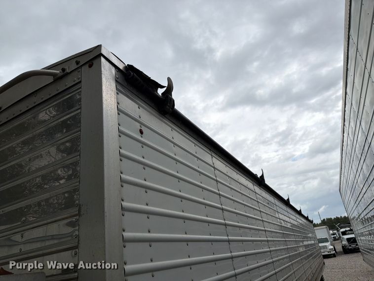 image for item YA4449 Stoughton AHV-401T-AR-A grain trailer