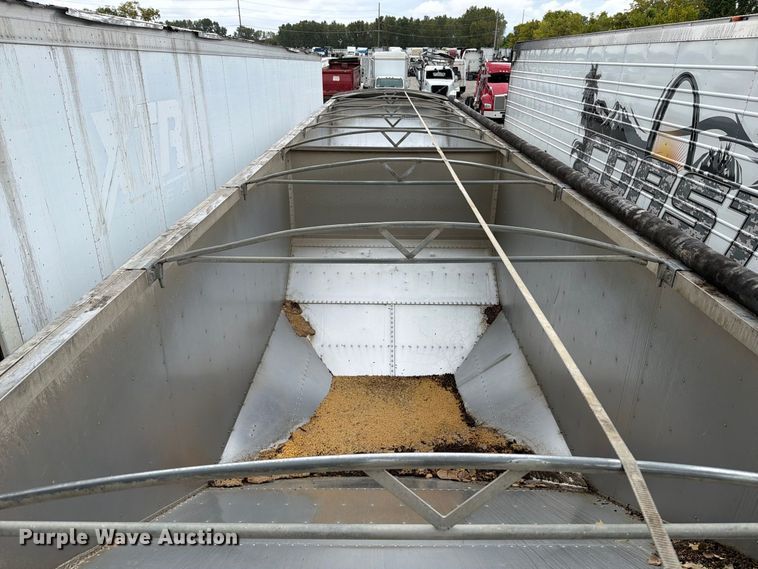 image for item YA4449 Stoughton AHV-401T-AR-A grain trailer