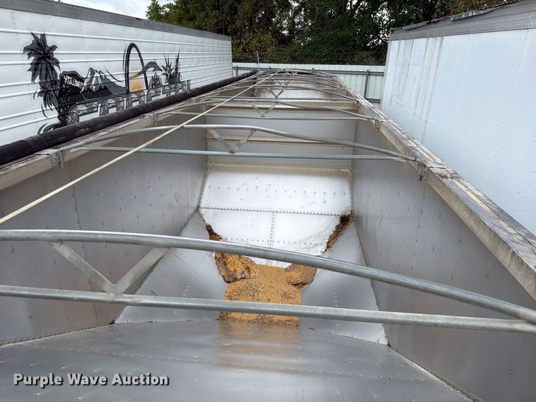 image for item YA4449 Stoughton AHV-401T-AR-A grain trailer