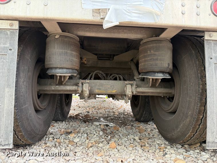 image for item YA4449 Stoughton AHV-401T-AR-A grain trailer