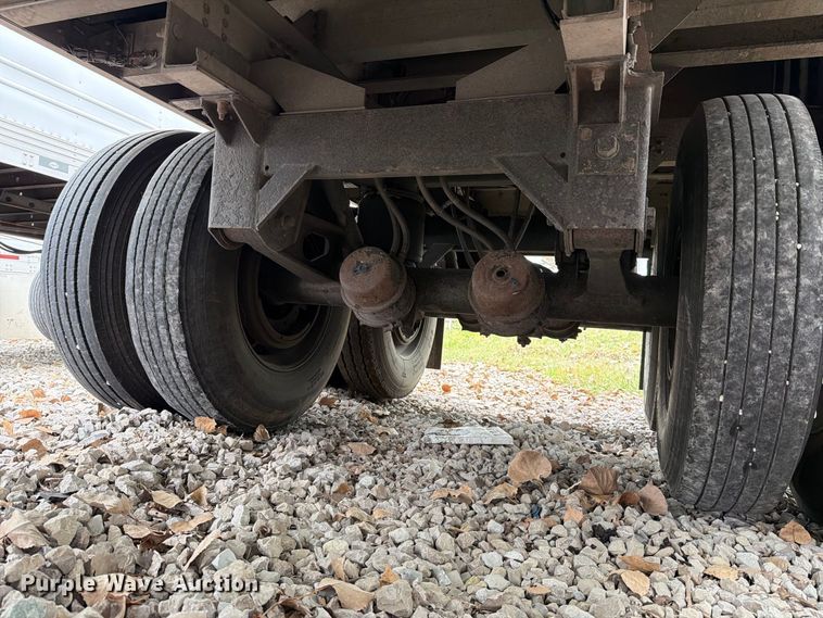 image for item YA4449 Stoughton AHV-401T-AR-A grain trailer