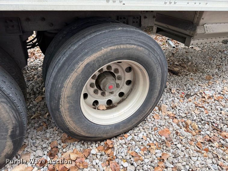 image for item YA4449 Stoughton AHV-401T-AR-A grain trailer