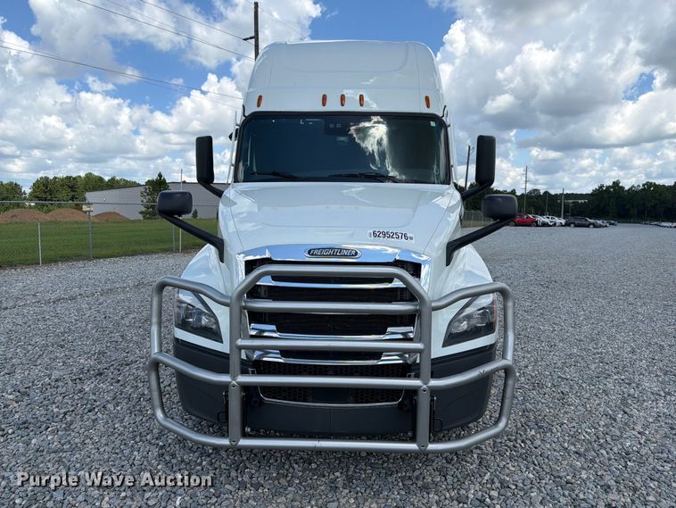 image for item YA4535 2026 Freightliner Cascadia semi truck