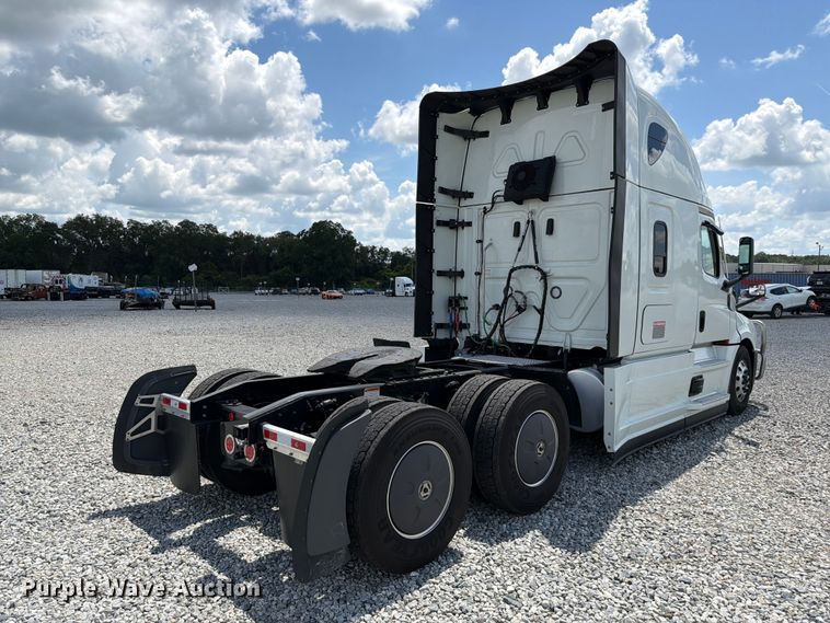 image for item YA4535 2026 Freightliner Cascadia semi truck