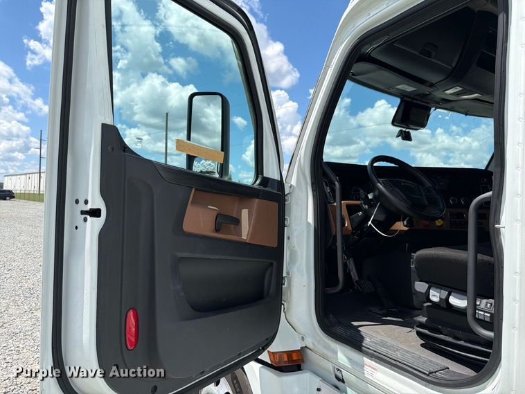 image for item YA4535 2026 Freightliner Cascadia semi truck