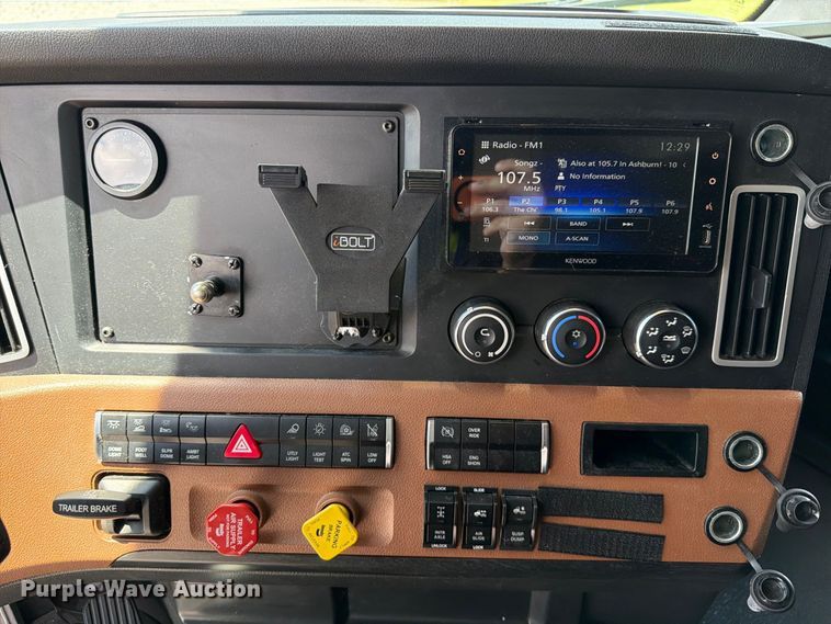 image for item YA4535 2026 Freightliner Cascadia semi truck