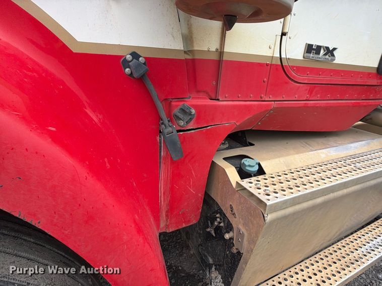 image for item YA4540 2020 International HX520 semi truck