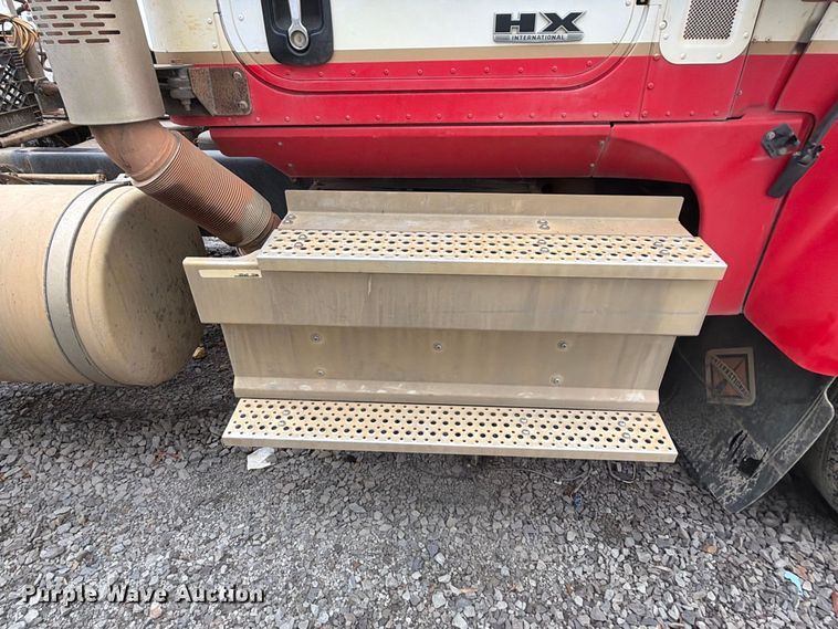 image for item YA4540 2020 International HX520 semi truck