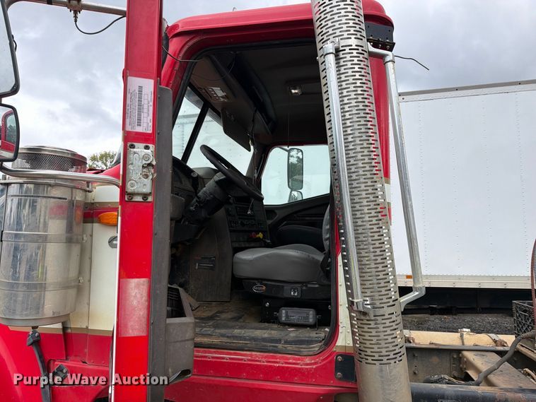 image for item YA4540 2020 International HX520 semi truck
