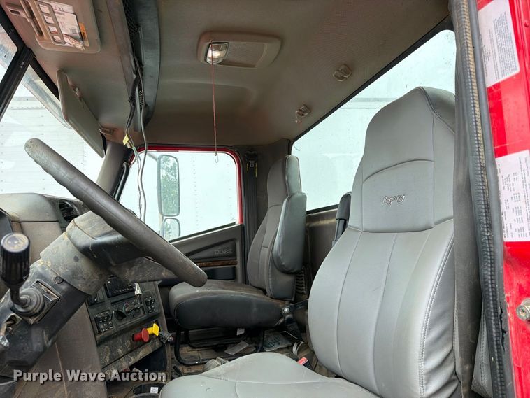 image for item YA4540 2020 International HX520 semi truck