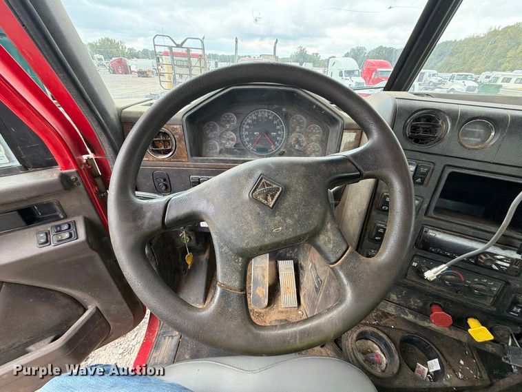image for item YA4540 2020 International HX520 semi truck