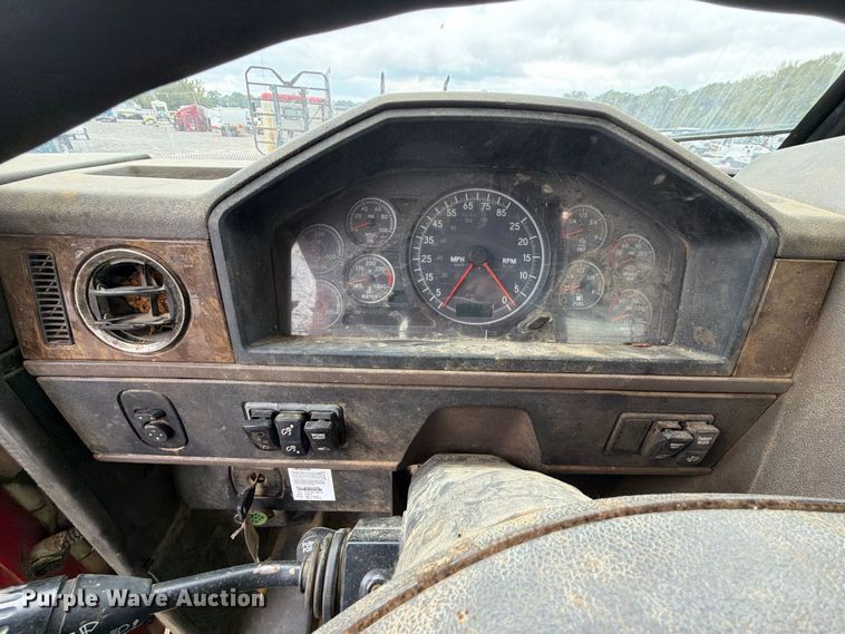 image for item YA4540 2020 International HX520 semi truck