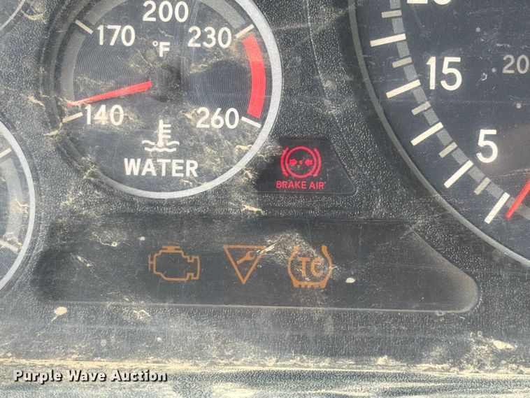 image for item YA4540 2020 International HX520 semi truck