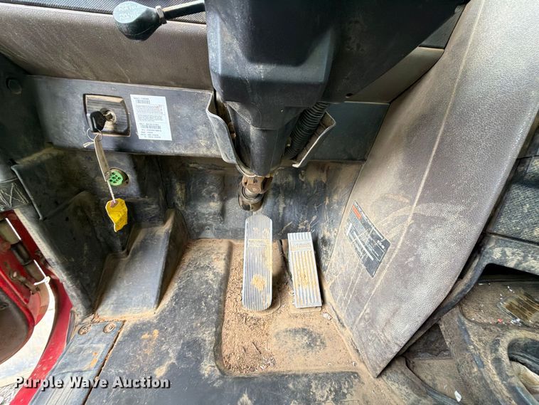 image for item YA4540 2020 International HX520 semi truck