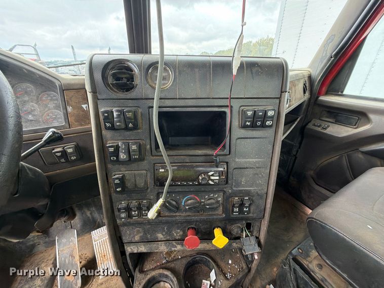 image for item YA4540 2020 International HX520 semi truck