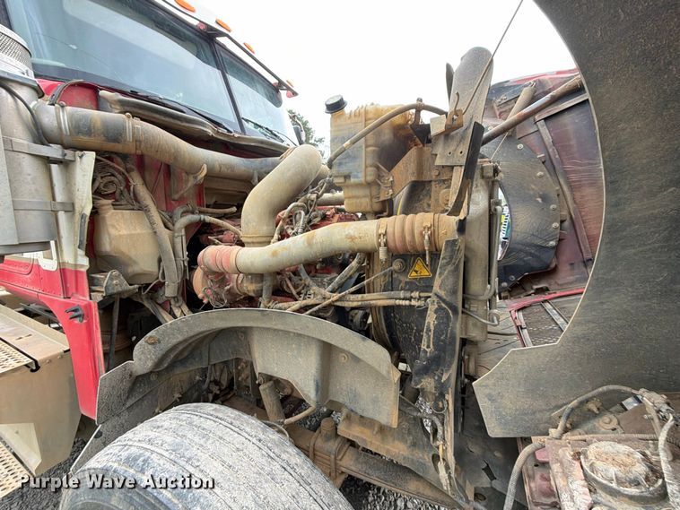 image for item YA4540 2020 International HX520 semi truck
