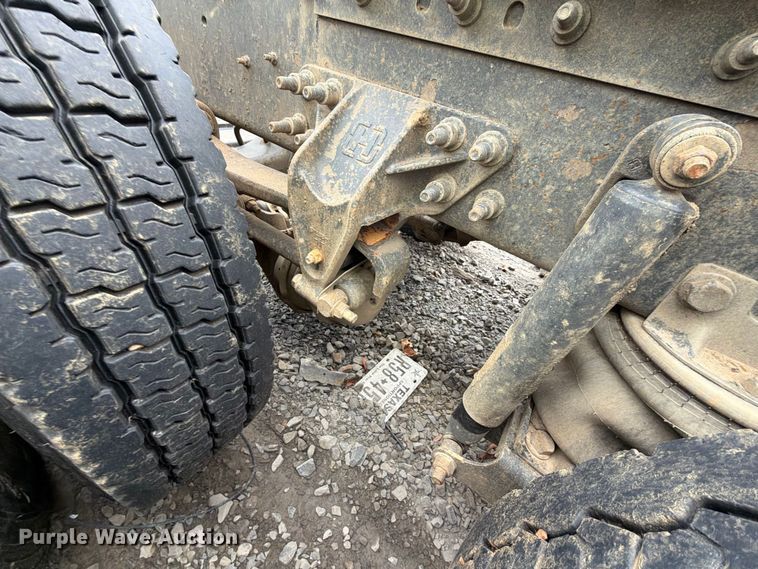 image for item YA4540 2020 International HX520 semi truck
