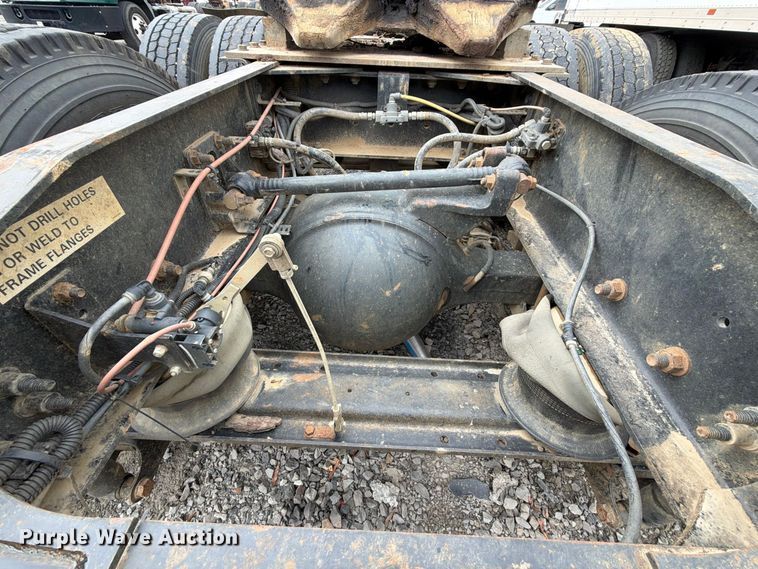 image for item YA4540 2020 International HX520 semi truck