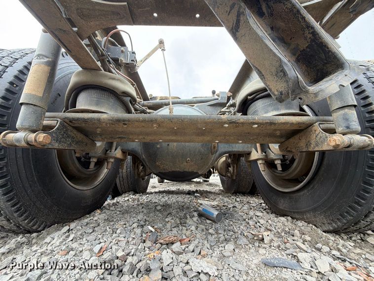 image for item YA4540 2020 International HX520 semi truck