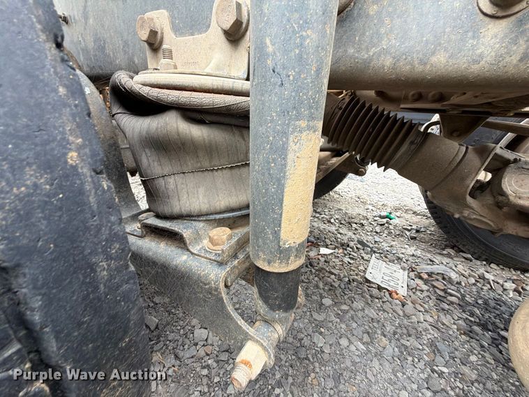 image for item YA4540 2020 International HX520 semi truck
