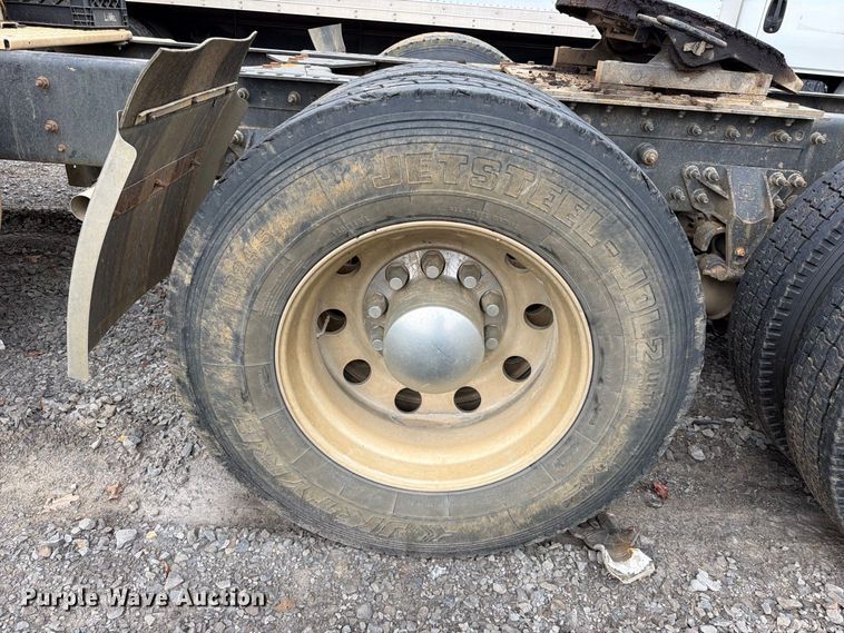 image for item YA4540 2020 International HX520 semi truck